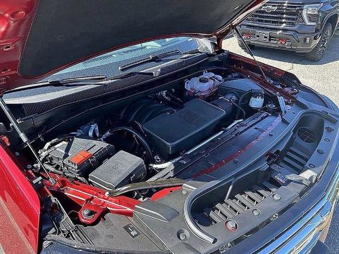 New 2025 Chevrolet Suburban Premier image 42