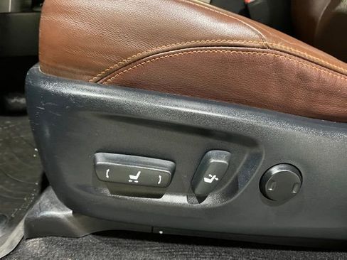 Used 2015 Toyota 4Runner Limited image 40