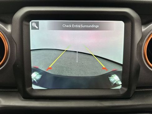 Used 2021 Jeep Gladiator Mojave AWD/4WD image 17