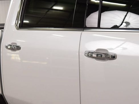 Used 2022 GMC Sierra 3500 Denali AWD/4WD image 21