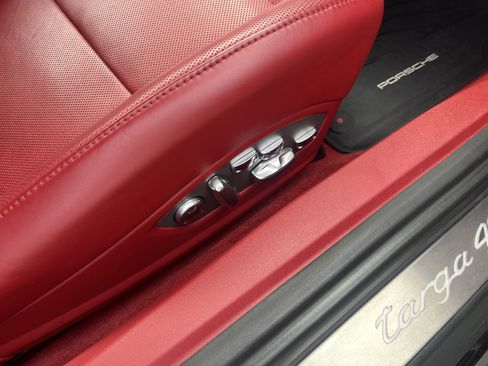 Used 2015 Porsche 911 Targa 4S image 21