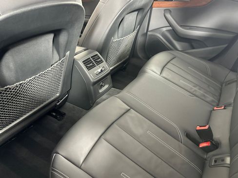 Used 2023 Audi A4 2.0T Premium w/ Convenience Package image 11