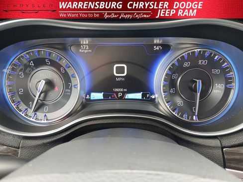 Used 2015 Chrysler 300 Limited w/ Driver Convenience Group image 15