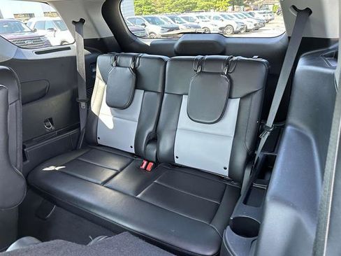 Used 2022 Ford Explorer XLT w/ Equipment Group 202A image 11