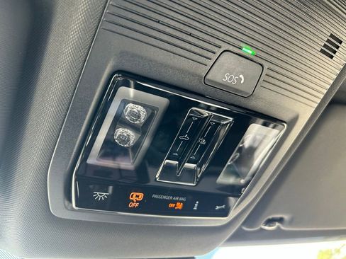 New 2026 Volkswagen Atlas Cross Sport SEL R-Line image 60