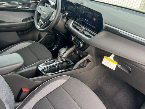 New 2026 Chevrolet TrailBlazer LT w/ LT Cold Weather Package FWD image 13