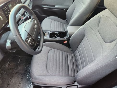 Certified 2025 Kia K4 EX image 12