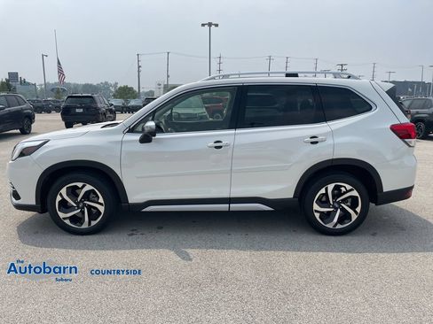 Used 2023 Subaru Forester Touring AWD/4WD image 2