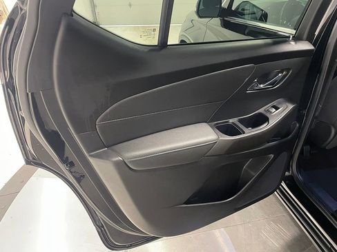 Used 2023 Chevrolet Traverse LT image 21