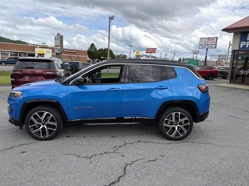 Used 2025 Jeep Compass Limited w/ Elite Group AWD/4WD image 10