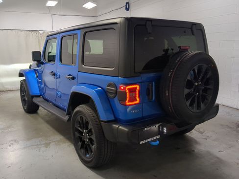 Used 2023 Jeep Wrangler Sahara w/ Cold Weather Group image 8