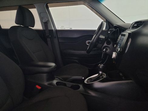 Used 2018 Kia Soul w/ Option Group 020 FWD image 21
