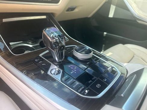 Used 2021 BMW X7 xDrive40i w/ M Sport Package AWD/4WD image 6