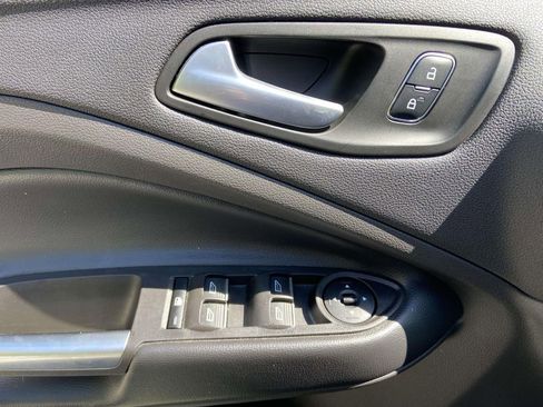 Used 2019 Ford Escape SE FWD image 15