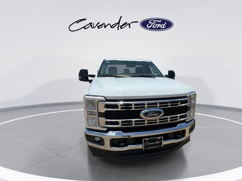 New 2025 Ford F350 XLT w/ FX4 Off-Road Package image 3