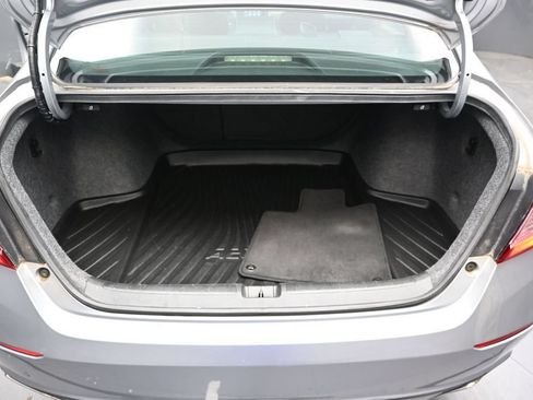 Used 2018 Honda Accord Sport image 11