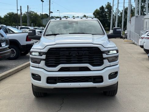 Used 2025 RAM 2500 Big Horn AWD/4WD image 3