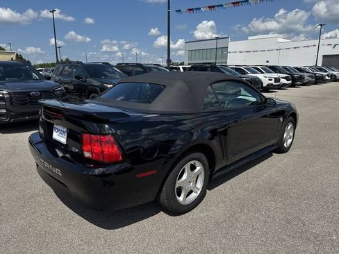 Used 2004 Ford Mustang Convertible RWD image 5