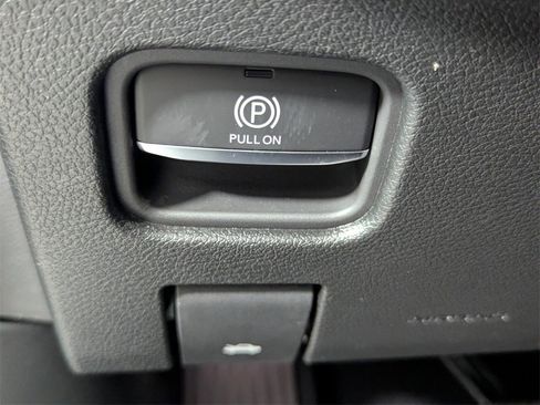 New 2025 Jeep Grand Cherokee Altitude image 13