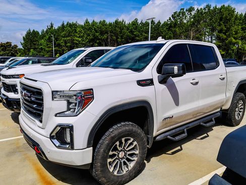 Used 2021 GMC Sierra 1500 AT4 w/ AT4 Premium Package AWD/4WD image 1