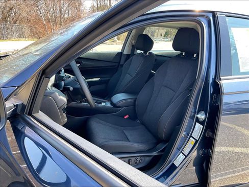 Used 2025 Honda Accord SE image 10