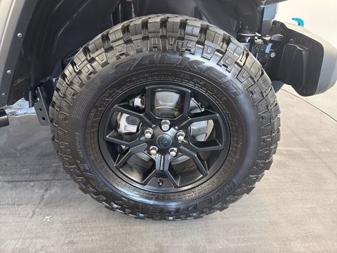 Used 2024 Jeep Wrangler Unlimited AWD/4WD image 10