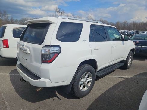 Used 2014 Toyota 4Runner SR5 Premium image 4