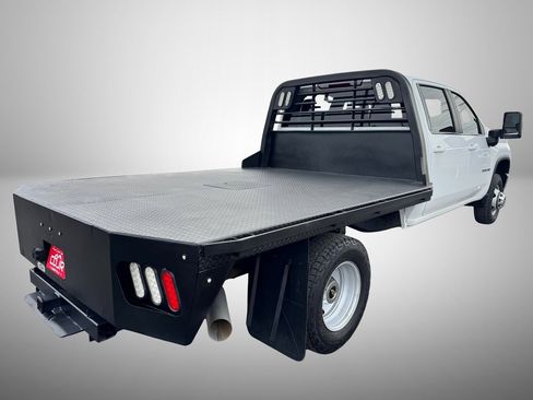 Used 2022 Chevrolet Silverado 3500 LT w/ Convenience Package image 3