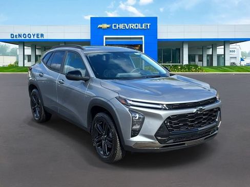 New 2026 Chevrolet Trax ACTIV w/ Sunroof Package FWD image 4