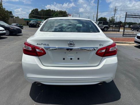 Used 2016 Nissan Altima 2.5 SV w/ Convenience Package FWD image 6
