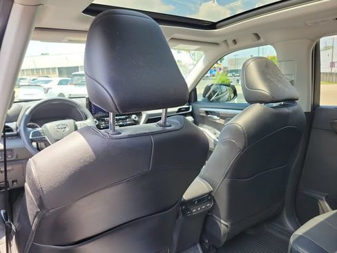 Used 2022 Toyota Highlander Platinum AWD/4WD image 27