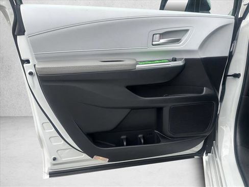 Certified 2025 Toyota Sienna XLE w/ XLE Plus Package image 10
