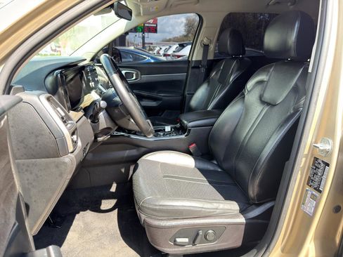 Used 2021 Kia Sorento EX image 9