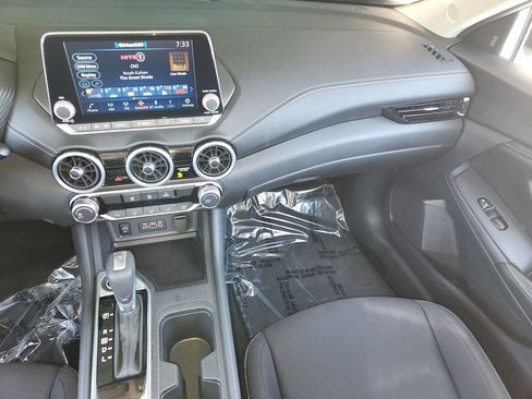 Used 2025 Nissan Sentra SV FWD image 17