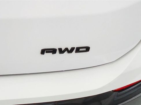 Used 2023 GMC Terrain SLT w/ Elevation Edition AWD/4WD image 18