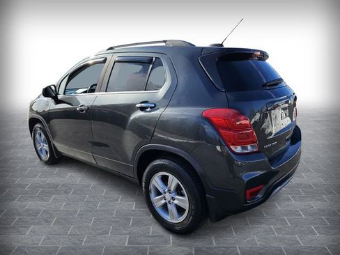 Used 2019 Chevrolet Trax LT w/ LT Convenience Package image 5