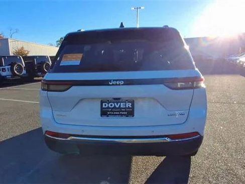 Certified 2023 Jeep Grand Cherokee Limited w/ Trailer Tow Prep Group (B) image 7