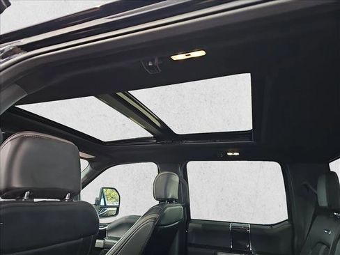 Used 2021 Ford F250 Platinum w/ FX4 Off-Road Package image 28