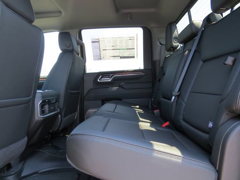 New 2025 GMC Sierra 2500 Denali w/ Denali Reserve Package image 18