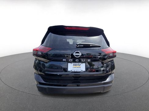 Used 2025 Nissan Rogue SV FWD image 16