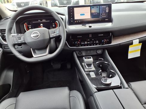 New 2025 Nissan Rogue Platinum w/ Platinum Premium Package image 9