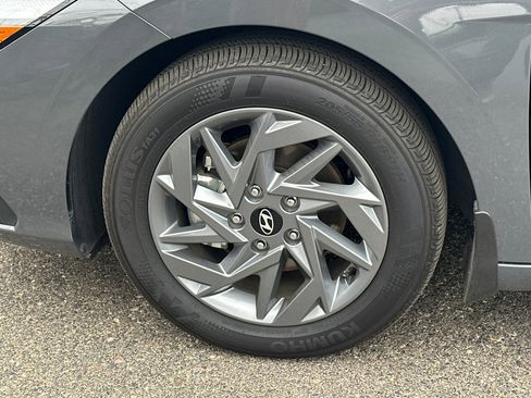 Used 2025 Hyundai Elantra Blue image 7