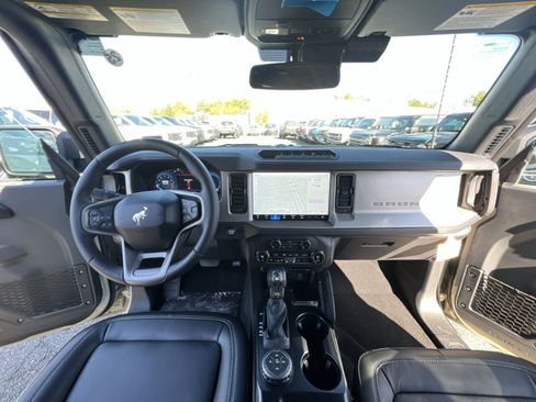 New 2025 Ford Bronco Outer Banks w/ Sasquatch Package AWD/4WD image 23