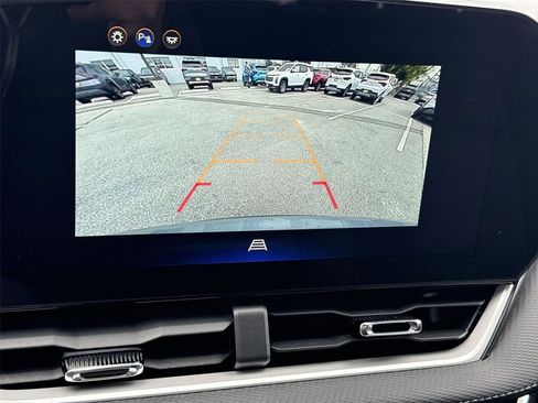 Used 2025 Chevrolet Equinox LT FWD image 13