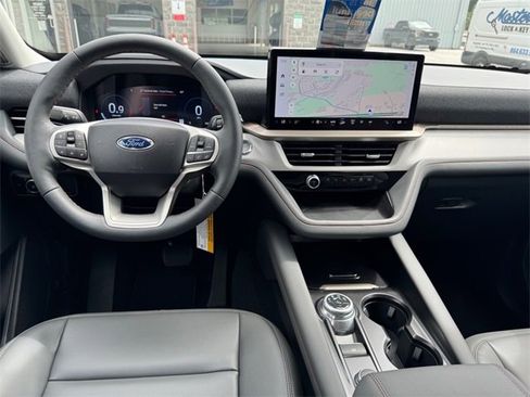 New 2025 Ford Explorer Active w/ Active Comfort Package image 15
