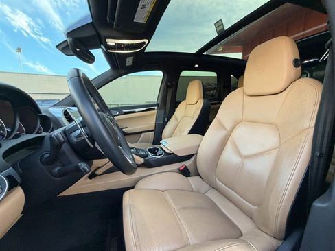 Used 2018 Porsche Cayenne Platinum Edition AWD/4WD image 24