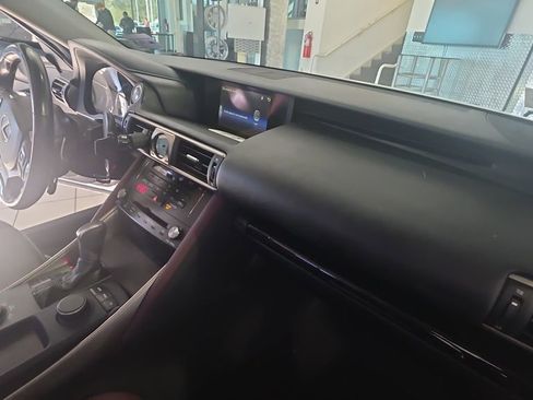 Used 2017 Lexus IS 200t image 11