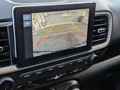 Used 2025 Hyundai Venue SEL image 20