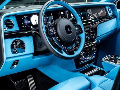 Used 2025 Rolls-Royce Phantom Sedan RWD image 46