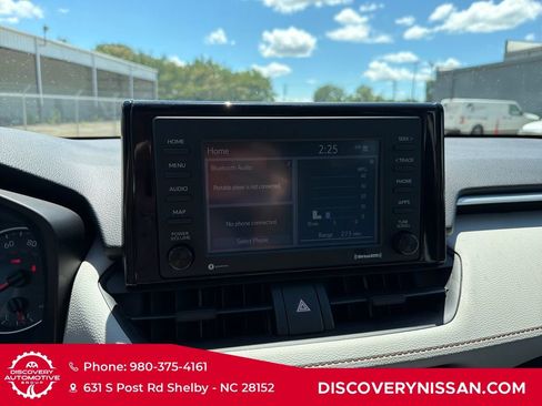 Used 2020 Toyota RAV4 XLE w/ Convenience Package FWD image 18